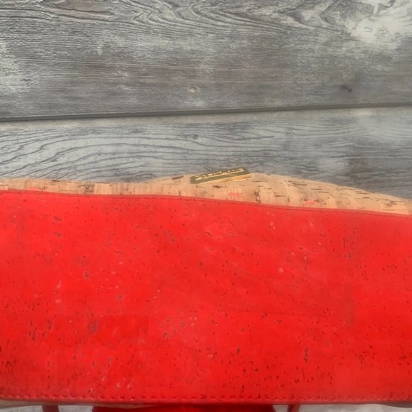 Cork Lane cork high-end, minimalist tote & shoulder bag with shiny red flecks - Picture 4 of 5